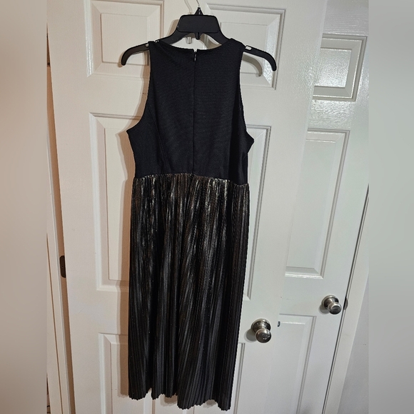GAP Women's 10 Black Metallic Pleated Midi Dress Sleeveless Holiday Cocktail Y2K - Picture 3 of 6
